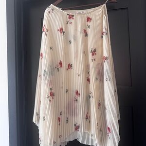 Aritzia Wilfred Floral Pleated Cream Skirt